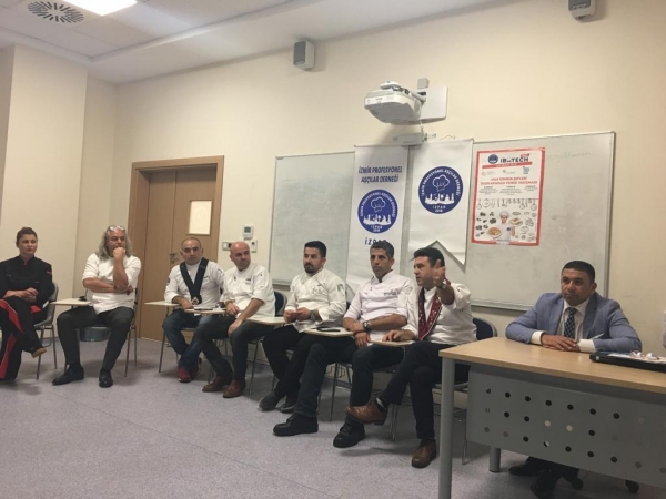YAŞAR ÜNİVERSİTESİNDE SÖYLEŞİ