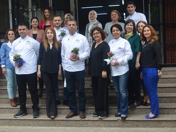 BORNOVA MESLEKİ VE TEKNİK ANADOLU LİSESİNDE KARİYER GÜNLERİ
