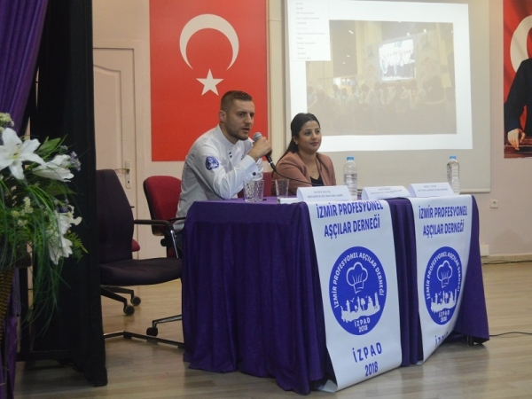 BORNOVA MESLEKİ VE TEKNİK ANADOLU LİSESİNDE KARİYER GÜNLERİ