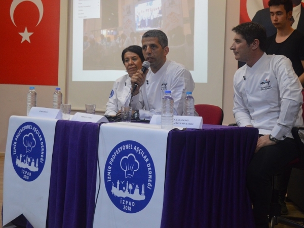 BORNOVA MESLEKİ VE TEKNİK ANADOLU LİSESİNDE KARİYER GÜNLERİ