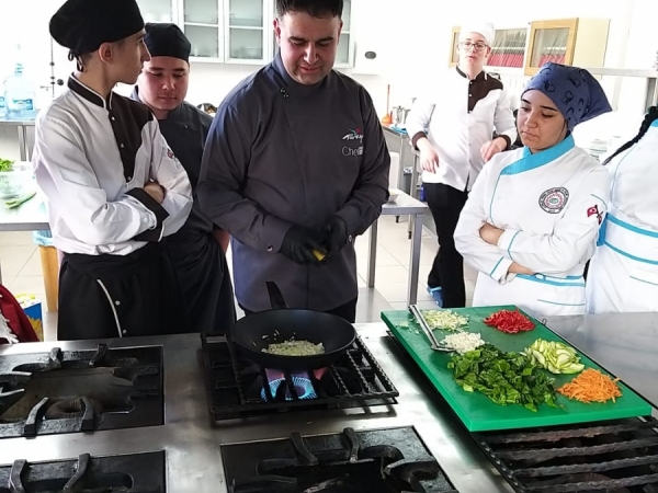 ALTINOLUK FERNUR SÖZEN OTELCİLİK VE TURİZM MESLEK LİSESİ ZİYARETİMİZ