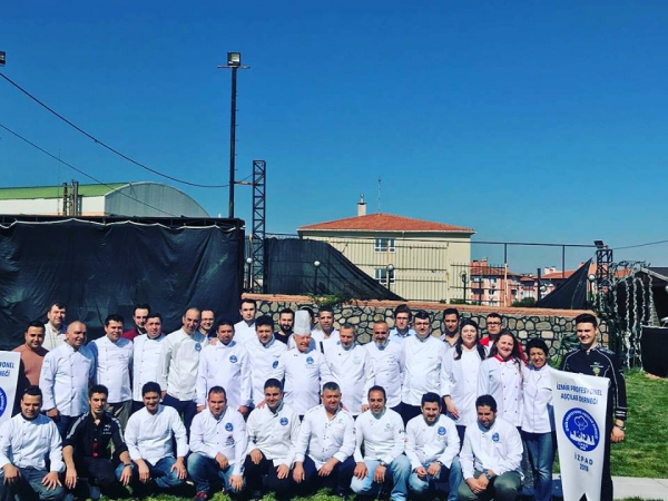 İzmir Profesyonel Aşçılar Derneği İlk Toplantısını Yaptı