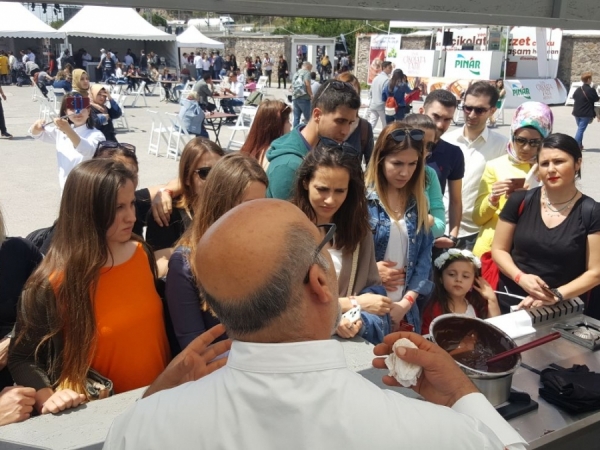 İZMİR ÇİKOLATA FESTİVALİNİN EN TATLISI İZPAD