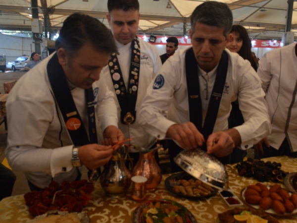 İZMİR'DE HALİL İBRAHİM SOFRASI KURULDU