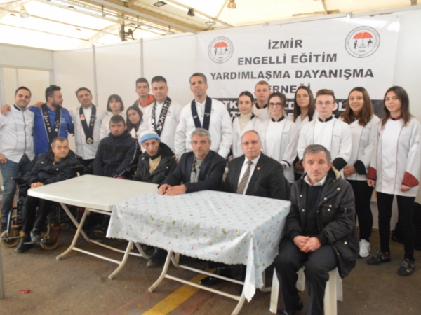 İZMİR'DE HALİL İBRAHİM SOFRASI KURULDU