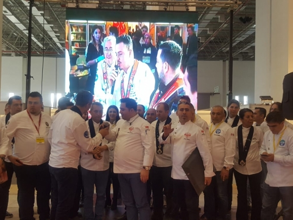 2018 İZMİR'İN ŞEFLERİ ULUSLARARASI YEMEK YARIŞMASI