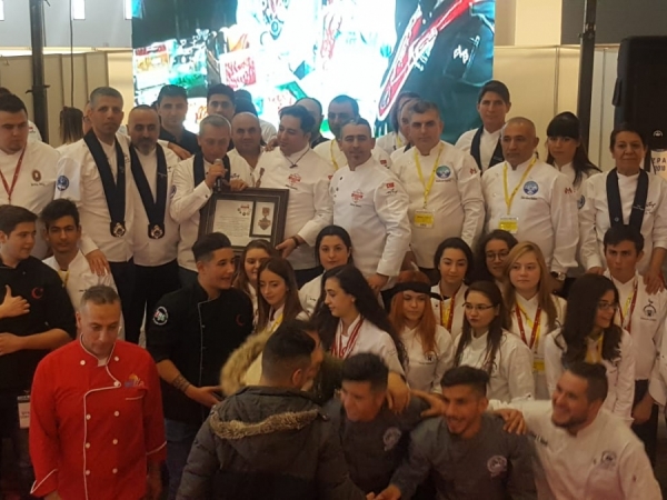 2018 İZMİR'İN ŞEFLERİ ULUSLARARASI YEMEK YARIŞMASI